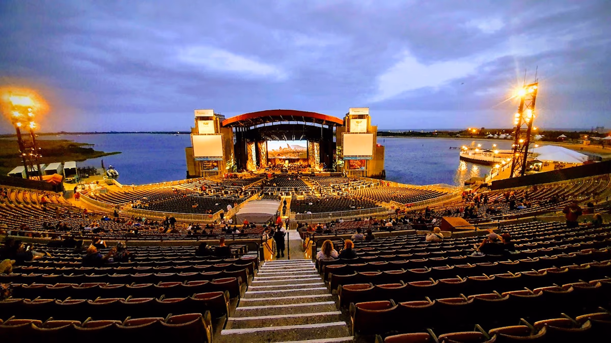 Jones Beach Summer Concert Series — Opening Night at Northwell Health at Jones Beach Theater