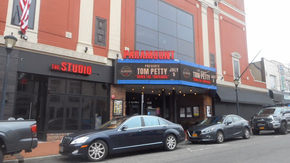 Paramount Comedy Night — Six-Comic Showcase at The Paramount